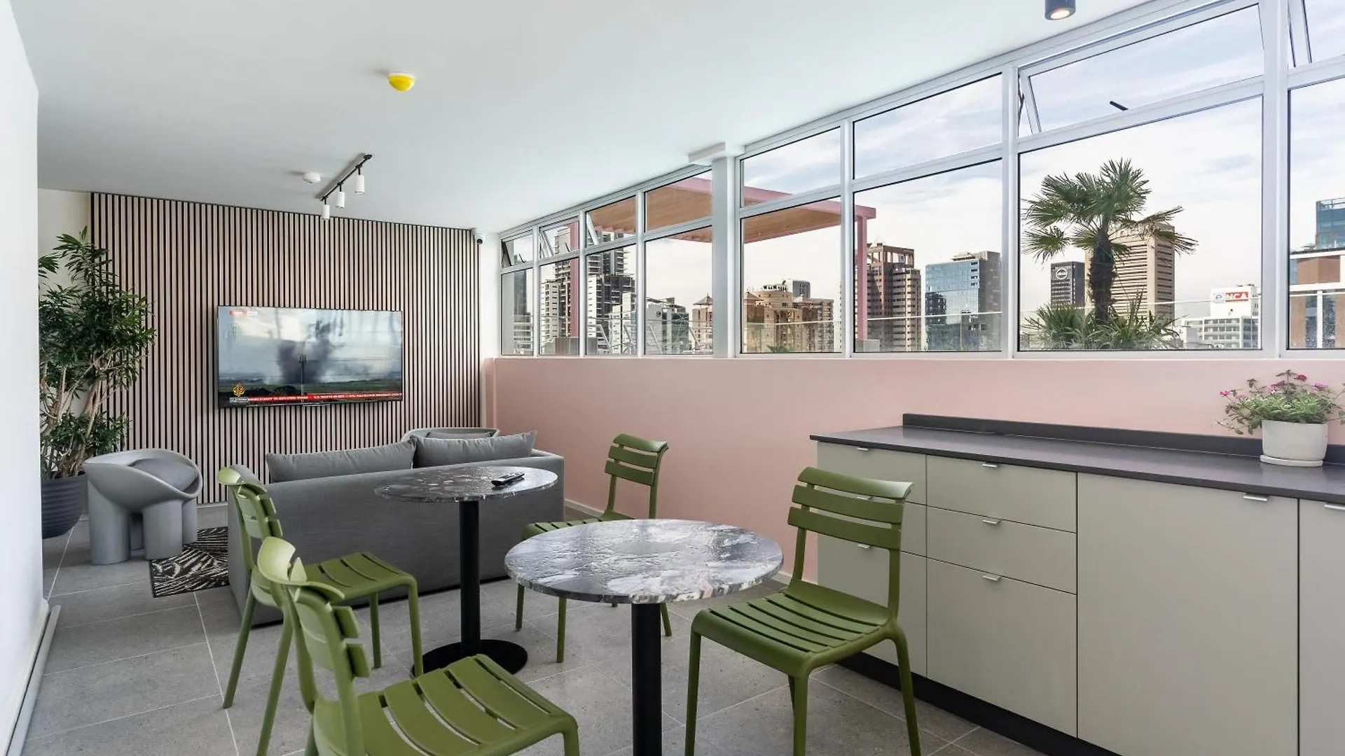 The Rose 409: Modern City Studio With Rooftop Pool Città del Capo